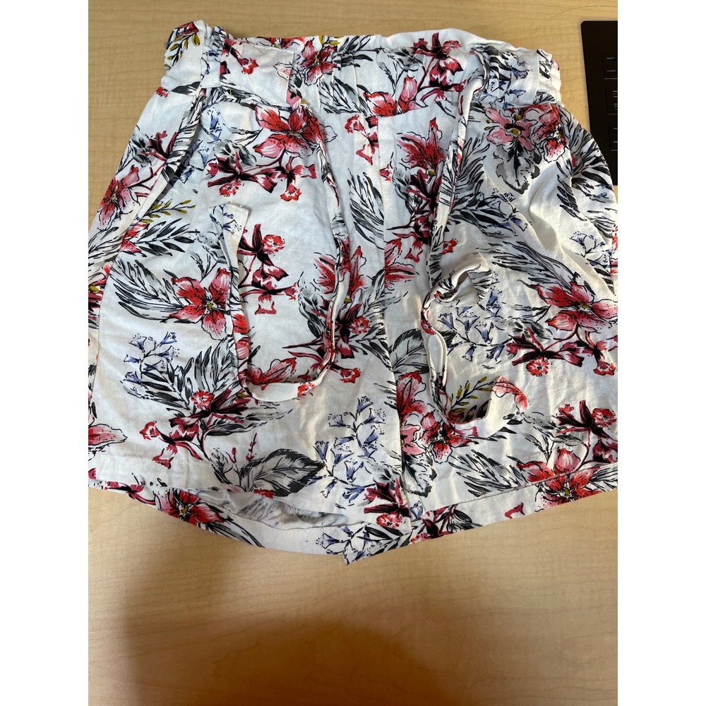 Style Me Women Floral Linen Blend Paperbag Waist Shorts White Red Medium